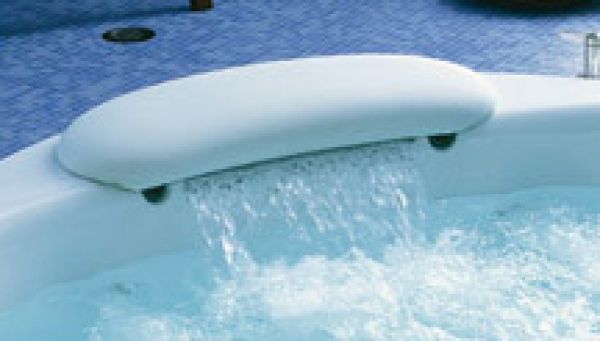hottub.jpg hottub.jpg